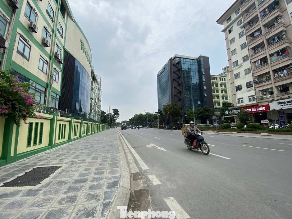 Sau cải tạo, tuyến phố ở Hà Nội không còn cây xanh Sau cải tạo, tuyến phố ở Hà Nội không còn cây xanh