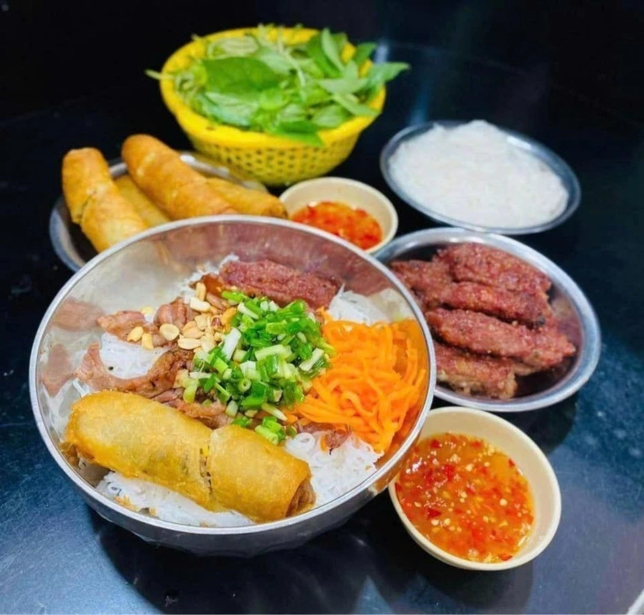 ShopeeFood tạo sức hút mới trên thị trường đặt món trực tuyến với “Trùm Deal Lên Live” ShopeeFood tạo sức hút mới trên thị trường đặt món trực tuyến với “Trùm Deal Lên Live”