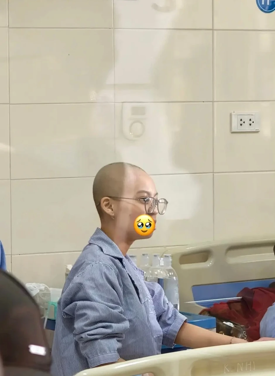Sợ gì đời không rực rỡ! Cô gái Cao Bằng phát hiện ung thư, nghỉ việc, tiếp tục bị suy tim: “Chỉ cần được sống” Sợ gì đời không rực rỡ! Cô gái Cao Bằng phát hiện ung thư, nghỉ việc, tiếp tục bị suy tim: “Chỉ cần được sống”