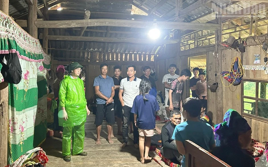 Sơn La di dời khẩn cấp 161 hộ ra khỏi khu vực nguy cơ sạt lở Sơn La di dời khẩn cấp 161 hộ ra khỏi khu vực nguy cơ sạt lở