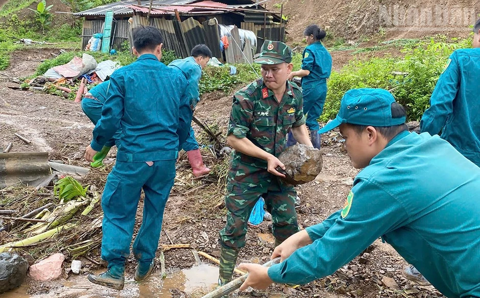 Sơn La khẩn cấp sơ tán 84 hộ dân khỏi vùng nguy cơ sạt lở Sơn La khẩn cấp sơ tán 84 hộ dân khỏi vùng nguy cơ sạt lở