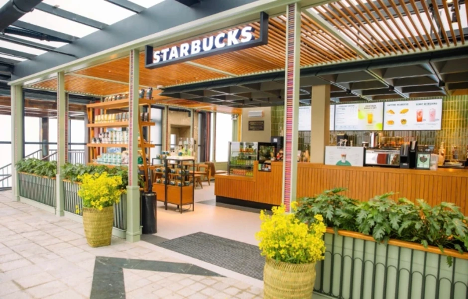 Starbucks mở cửa hàng trên đỉnh Fansipan cao 3.063 m Starbucks mở cửa hàng trên đỉnh Fansipan cao 3.063 m