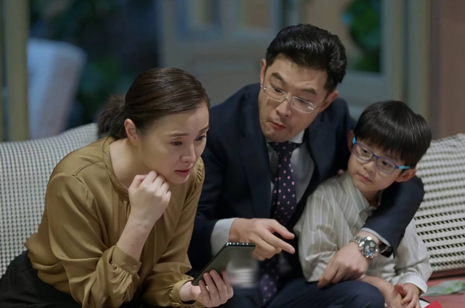 Suốt 5 năm, tôi từng nghĩ nhà chồng chẳng có gì, cho đến khi bố mẹ gọi các con về và tiết lộ khối tài sản khiến tôi choáng váng Suốt 5 năm, tôi từng nghĩ nhà chồng chẳng có gì, cho đến khi bố mẹ gọi các con về và tiết lộ khối tài sản khiến tôi choáng váng