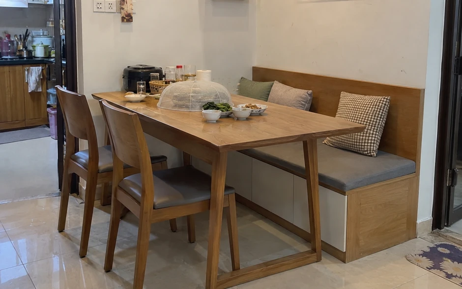 Tại sao ngày càng nhiều gia đình không còn làm bộ bàn ăn 6 ghế? 2 kiểu bàn mới linh hoạt, hợp nhà hiện đại hơn Tại sao ngày càng nhiều gia đình không còn làm bộ bàn ăn 6 ghế? 2 kiểu bàn mới linh hoạt, hợp nhà hiện đại hơn