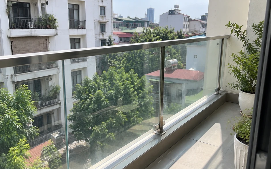 Tại sao ngày càng nhiều gia đình không còn làm lan can ban công kín mít? Tại sao ngày càng nhiều gia đình không còn làm lan can ban công kín mít?