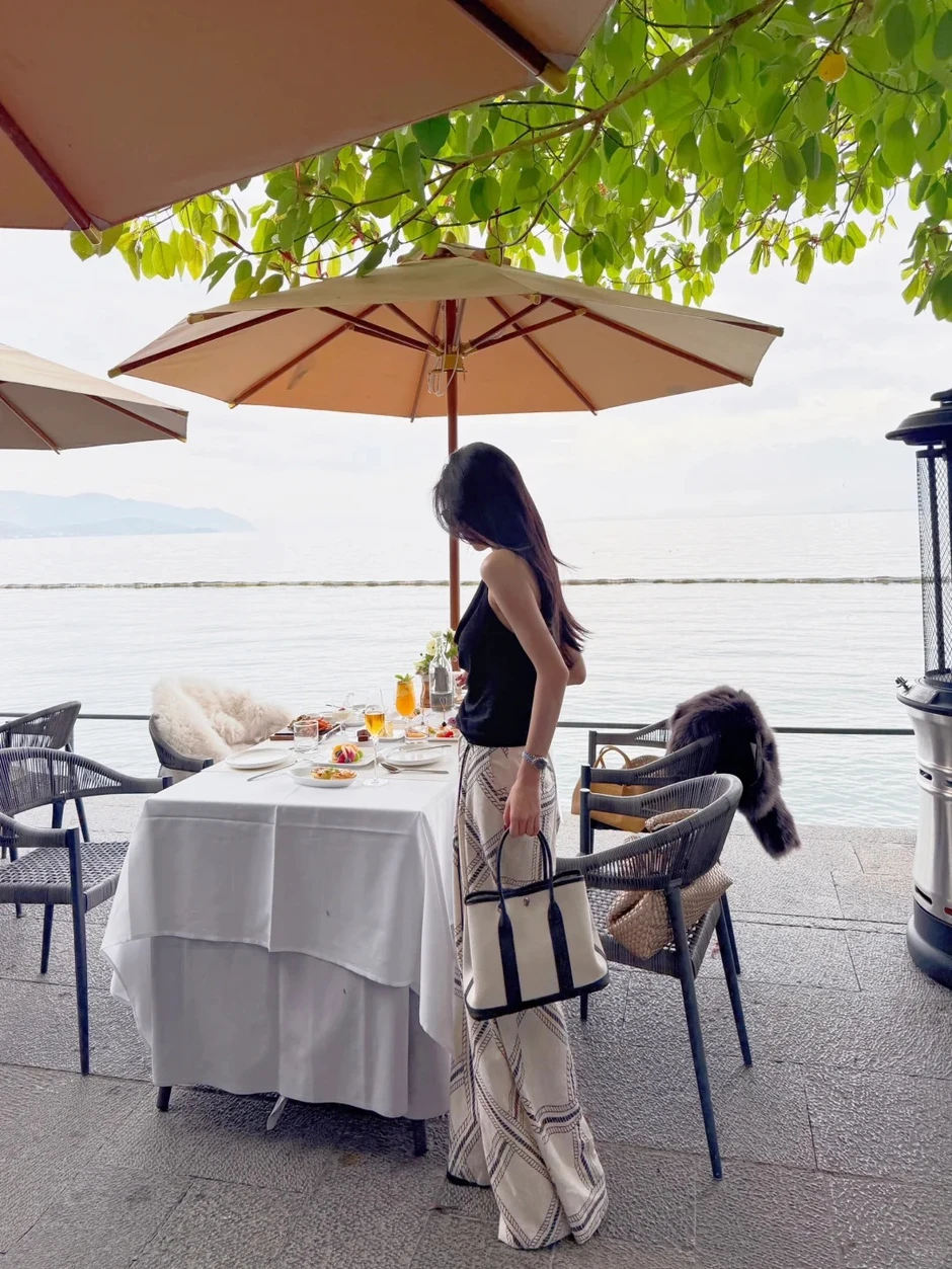Tại sao người giàu mua chiếc túi vài tỷ nhưng chẳng đeo lần nào? Tại sao người giàu mua chiếc túi vài tỷ nhưng chẳng đeo lần nào?