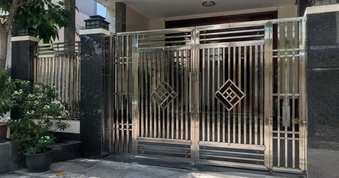 Tại sao nhiều gia đình không chọn cổng inox? Khám phá 2 kiểu cổng hiện đại đẹp hơn