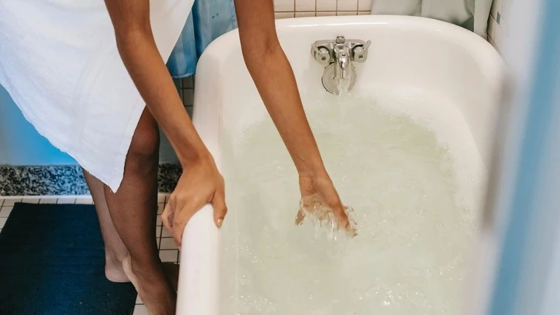 Tắm rượu: Phương pháp dân gian nhiều người áp dụng, hiệu quả ra sao? Tắm rượu: Phương pháp dân gian nhiều người áp dụng, hiệu quả ra sao?