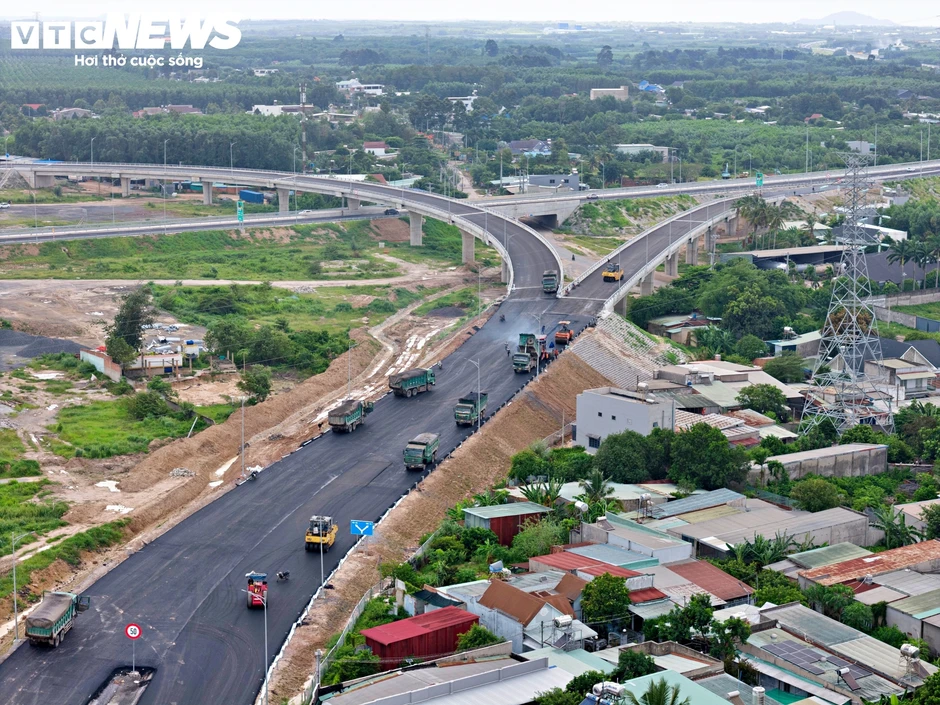 Tăng tốc thi công siêu nút giao 2 cao tốc kết nối với sân bay Long Thành Tăng tốc thi công siêu nút giao 2 cao tốc kết nối với sân bay Long Thành