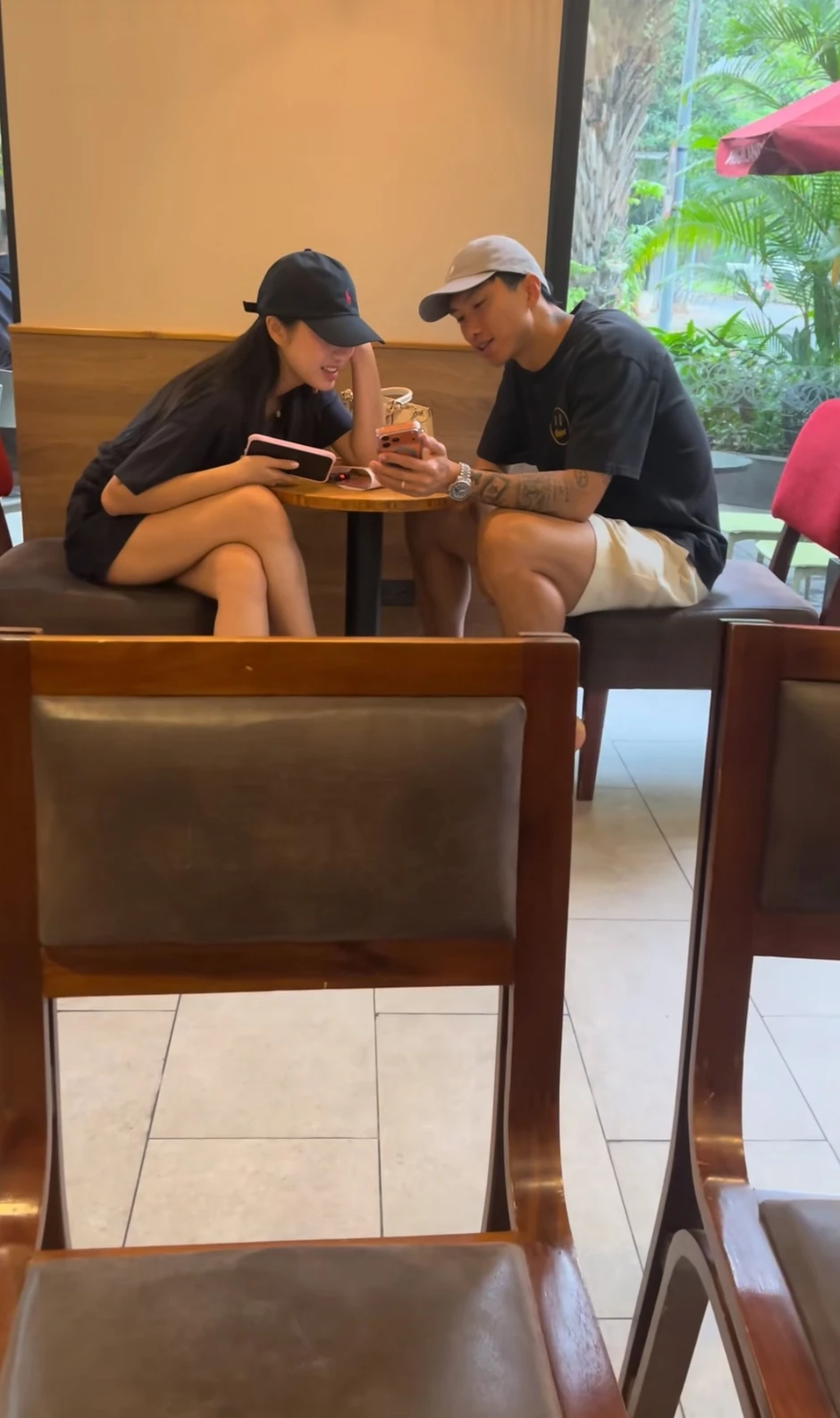 Team qua đường bắt gặp Doãn Hải My và Đoàn Văn Hậu: “Họ vẫn rất hạnh phúc“ Team qua đường bắt gặp Doãn Hải My và Đoàn Văn Hậu: “Họ vẫn rất hạnh phúc“