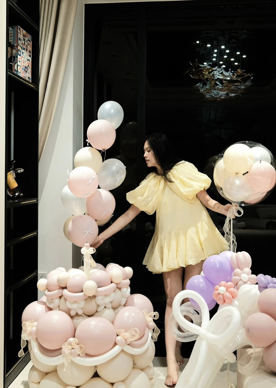 Thành Chung tổ chức sinh nhật ngọt ngào cho bà xã - hotgirl Tuyên Quang Ngô Tố Uyên, nhan sắc "mẹ bỉm" sau sinh gây ngỡ ngàng