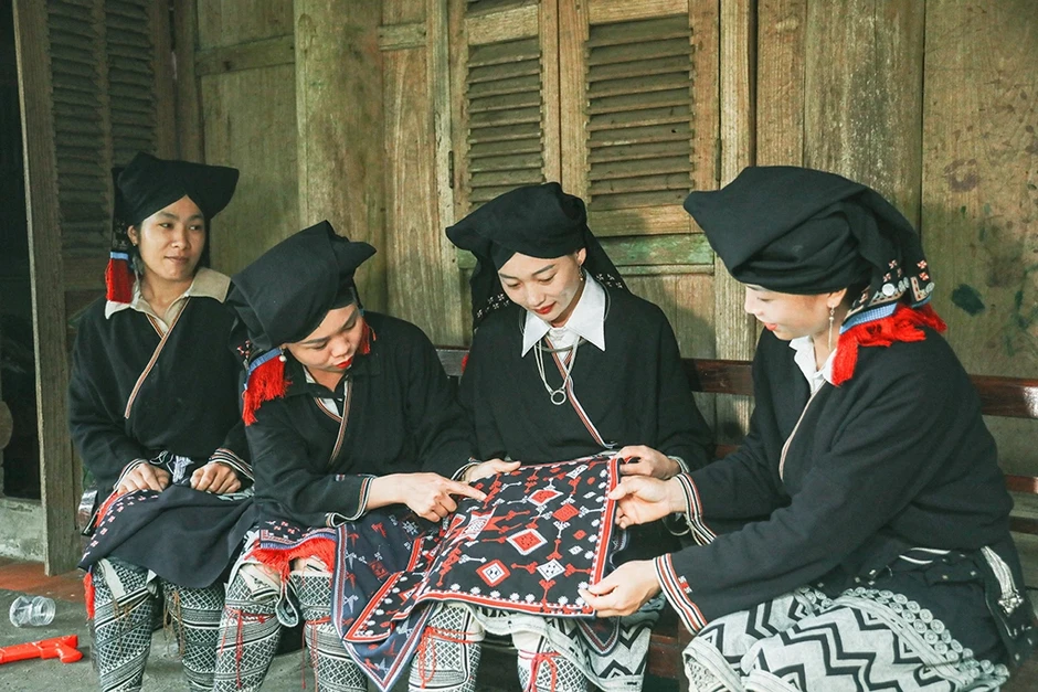 Thành công với 'chữ Nôm Dao may mắn' Thành công với 'chữ Nôm Dao may mắn'