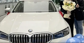 Thấy nhân viên ngày ngày đội mưa gió đi làm, sếp nữ tặng mỗi người một chiếc BMW