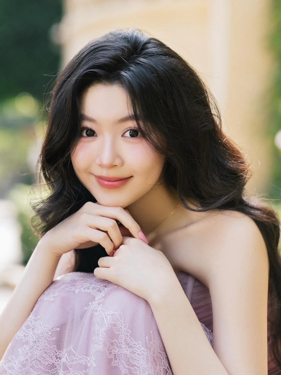 Thiếu gia Tài Sầm lộ rõ tình cảm với Lọ Lem Thiếu gia Tài Sầm lộ rõ tình cảm với Lọ Lem