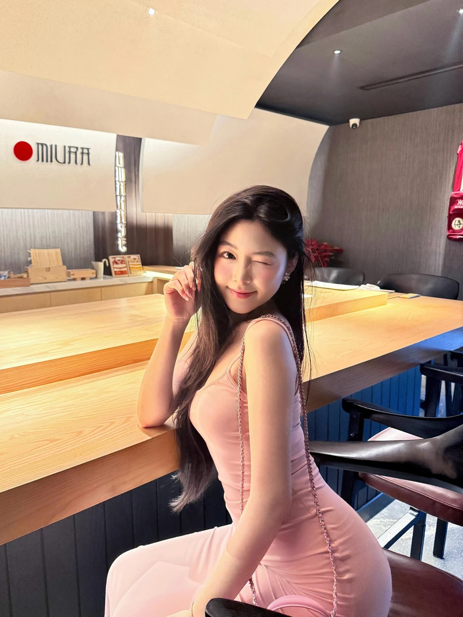 Thiếu gia Tài Sầm lộ rõ tình cảm với Lọ Lem Thiếu gia Tài Sầm lộ rõ tình cảm với Lọ Lem