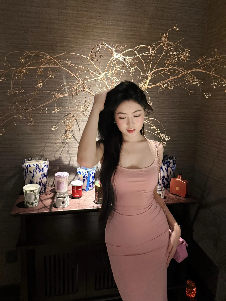 Thiếu gia Tài Sầm lộ rõ tình cảm với Lọ Lem Thiếu gia Tài Sầm lộ rõ tình cảm với Lọ Lem