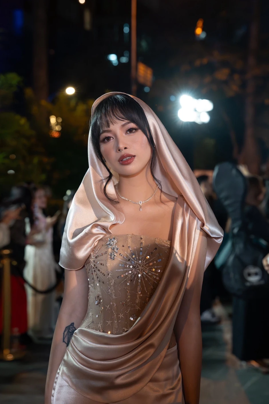 Thời đỉnh cao "hiện tượng cướp hit" này đã là 10 năm trước: Xoá sạch MXH ở ẩn khi đang nổi tiếng, công khai yêu TikToker