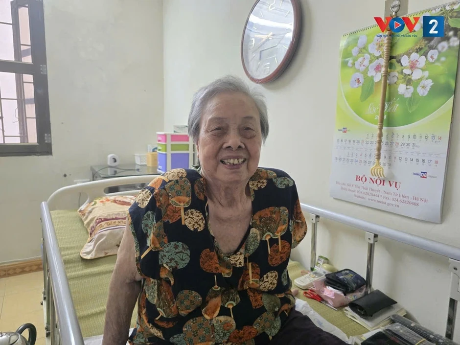 Thói quen tích trữ đồ cũ của người già Thói quen tích trữ đồ cũ của người già