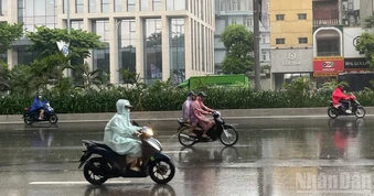 Thời tiết ngày 29/7: Mưa rào và dông bao trùm nhiều nơi trên cả nước, Hà Nội sáng có mưa to