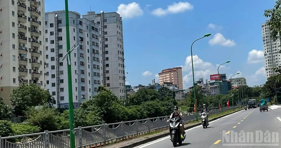 Thời tiết ngày 29/9: Bắc Bộ nắng nóng, Nam Bộ có mưa rào và dông