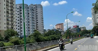 Thời tiết ngày 29/9: Bắc Bộ nắng nóng, Nam Bộ có mưa rào và dông