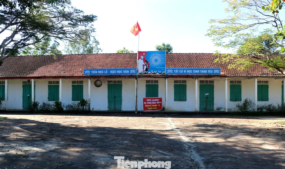 Thông tin mới vụ hàng trăm học sinh nghỉ học vì phụ huynh phản đối sáp nhập trường Thông tin mới vụ hàng trăm học sinh nghỉ học vì phụ huynh phản đối sáp nhập trường