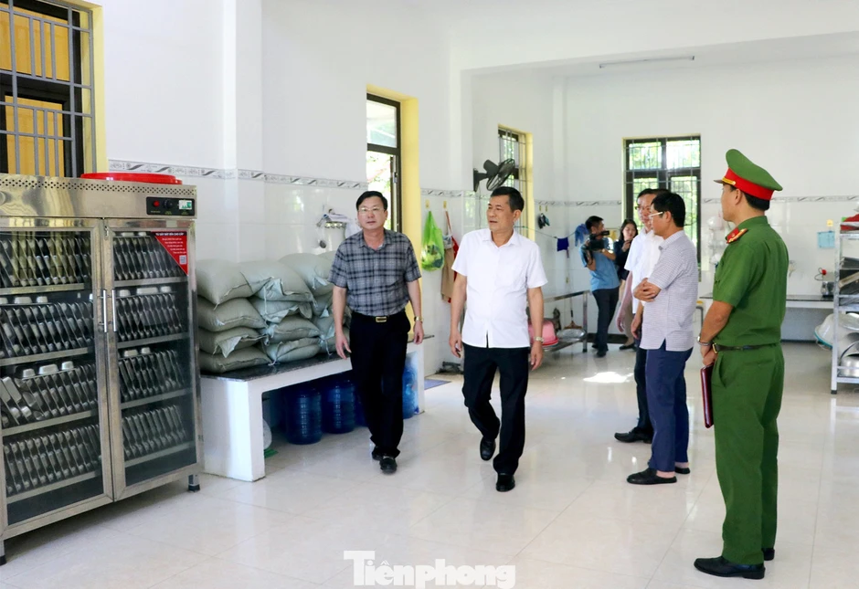 Thông tin mới vụ hàng trăm học sinh nghỉ học vì phụ huynh phản đối sáp nhập trường Thông tin mới vụ hàng trăm học sinh nghỉ học vì phụ huynh phản đối sáp nhập trường