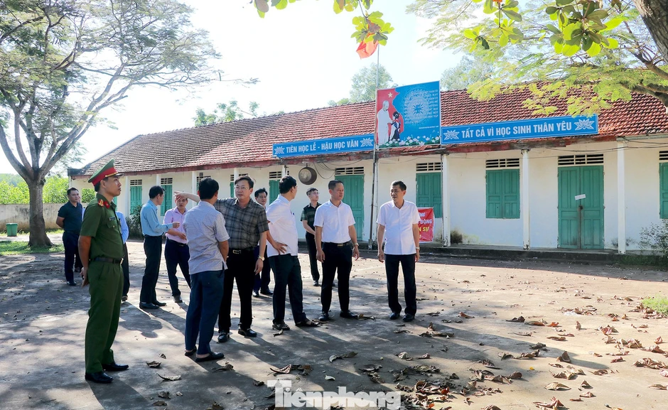 Thông tin mới vụ hàng trăm học sinh nghỉ học vì phụ huynh phản đối sáp nhập trường Thông tin mới vụ hàng trăm học sinh nghỉ học vì phụ huynh phản đối sáp nhập trường