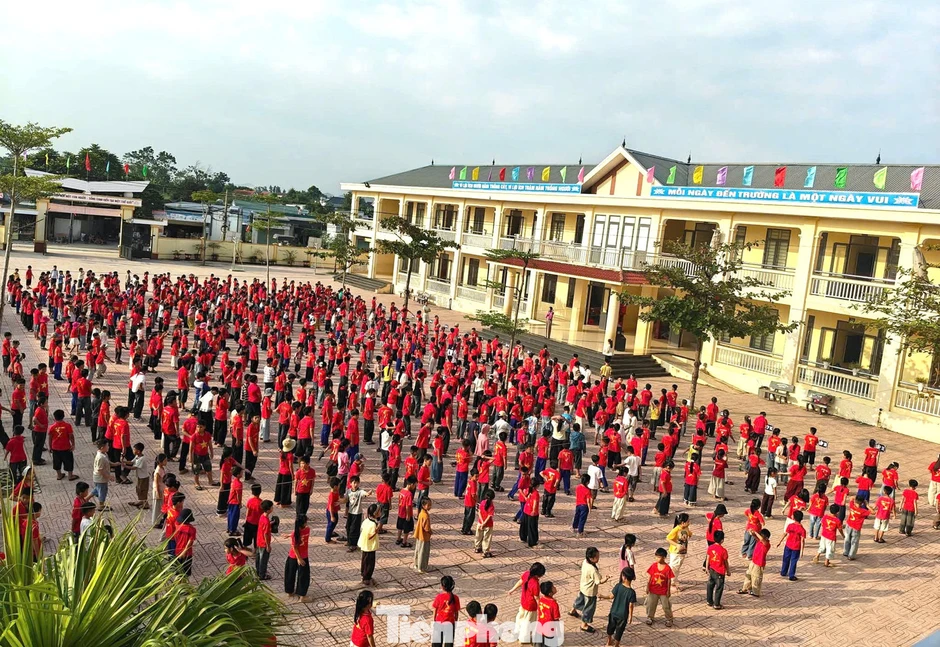 Thông tin mới vụ hàng trăm học sinh nghỉ học vì phụ huynh phản đối sáp nhập trường Thông tin mới vụ hàng trăm học sinh nghỉ học vì phụ huynh phản đối sáp nhập trường