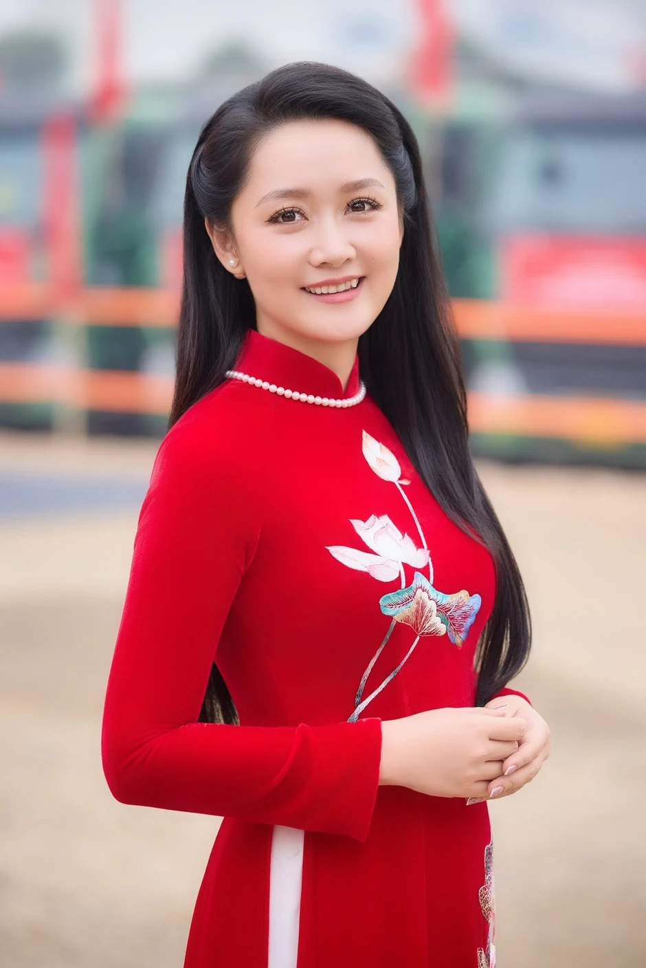 Thủ khoa SN 1988 từng là BTV trẻ nhất lên sóng Thời sự 19h