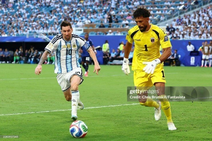 Thủ môn Cape Verde cán mốc 25 triệu người theo dõi, đổi đời sau World Cup Thủ môn Cape Verde cán mốc 25 triệu người theo dõi, đổi đời sau World Cup