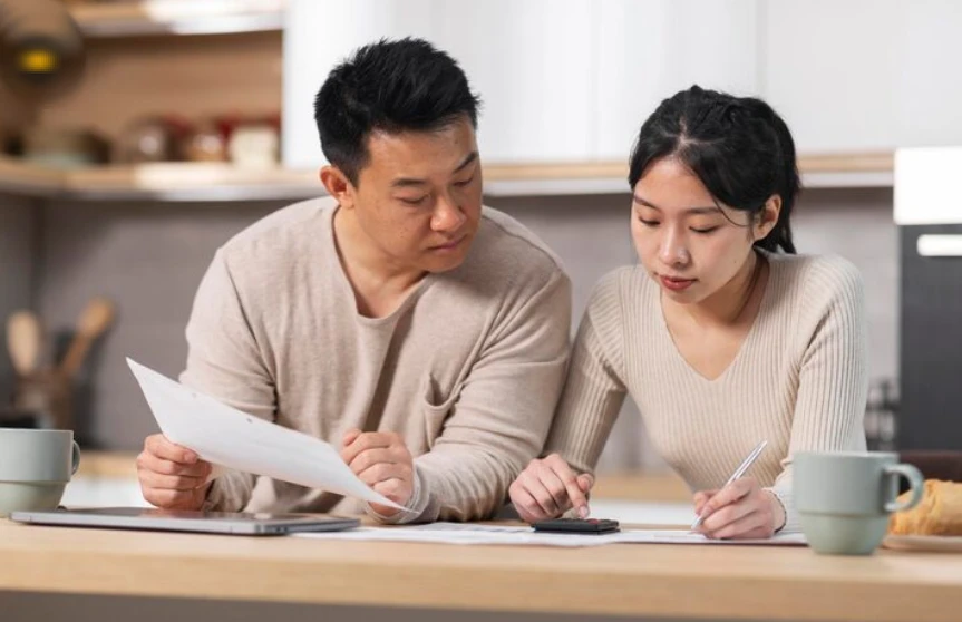 Thu nhập 42 triệu mỗi tháng mà hỏi đến tiền thì vợ bảo "nhà làm gì còn đồng nào": Chết điếng vì một khoản chi không ngờ đến Thu nhập 42 triệu mỗi tháng mà hỏi đến tiền thì vợ bảo "nhà làm gì còn đồng nào": Chết điếng vì một khoản chi không ngờ đến