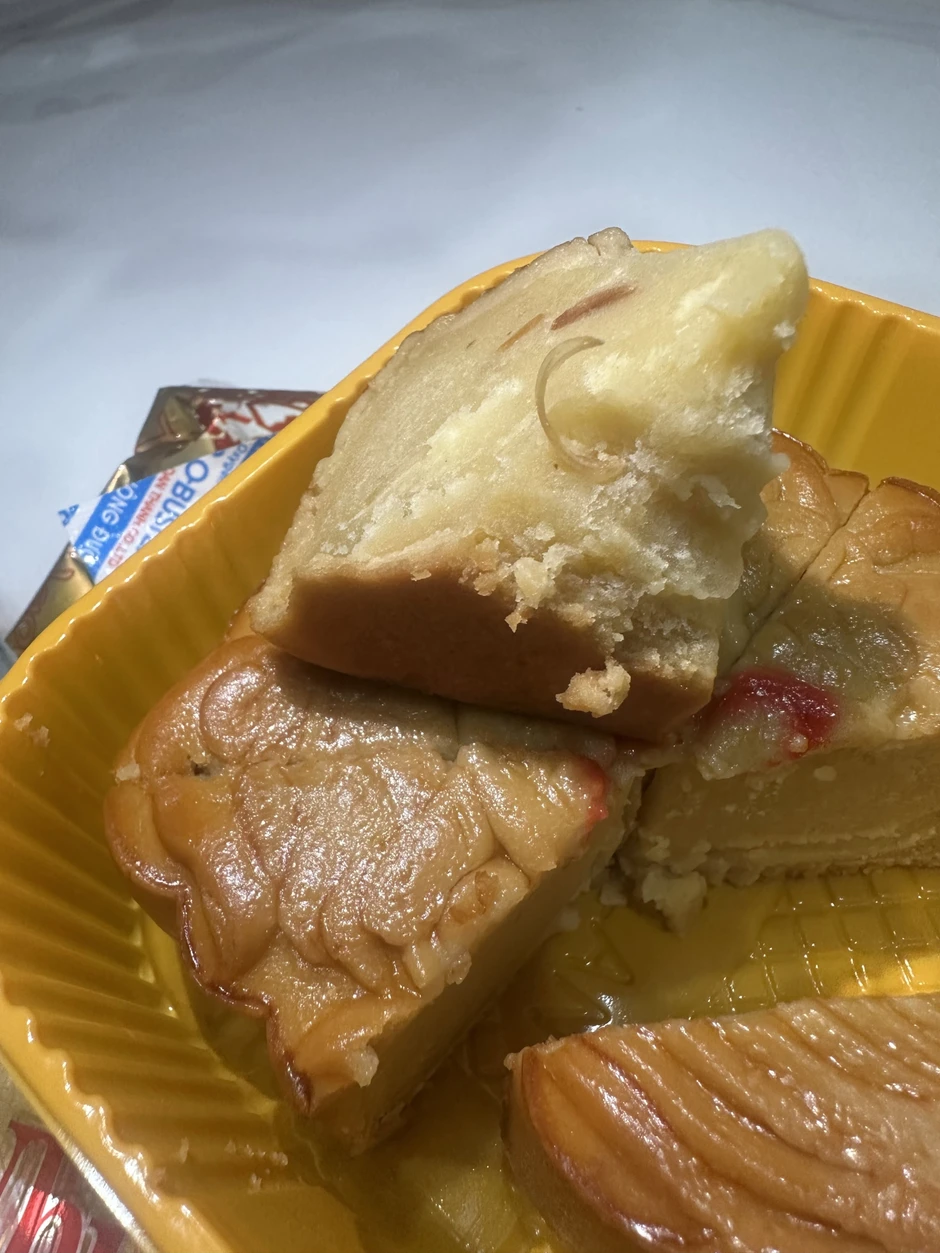 Thương hiệu bánh Trung Thu nổi tiếng N.L bị phản ánh bánh có vật lạ giống móng chân, có người từng gặp nilon trong nhân bánh Thương hiệu bánh Trung Thu nổi tiếng N.L bị phản ánh bánh có vật lạ giống móng chân, có người từng gặp nilon trong nhân bánh