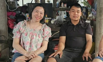 Tìm chủ nhân túi xách bị bỏ quên để trả lại