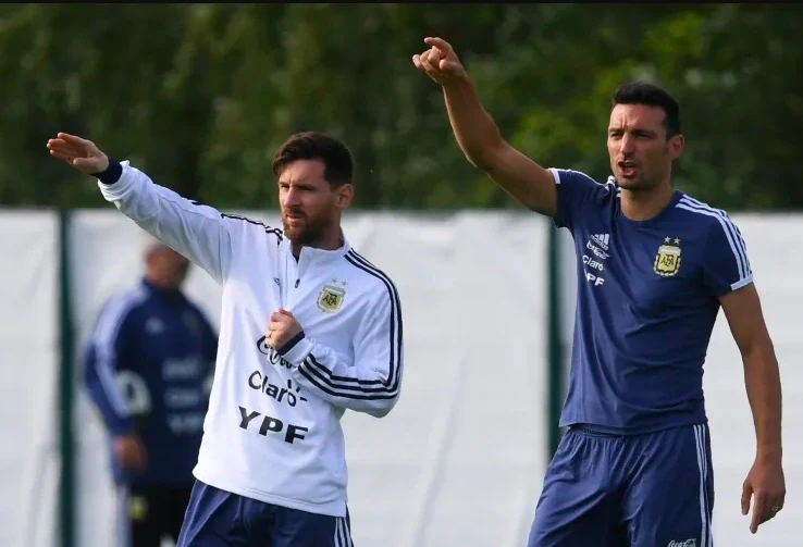 Tình bạn đặc biệt giữa HLV trưởng tuyển Argentina và Messi Tình bạn đặc biệt giữa HLV trưởng tuyển Argentina và Messi