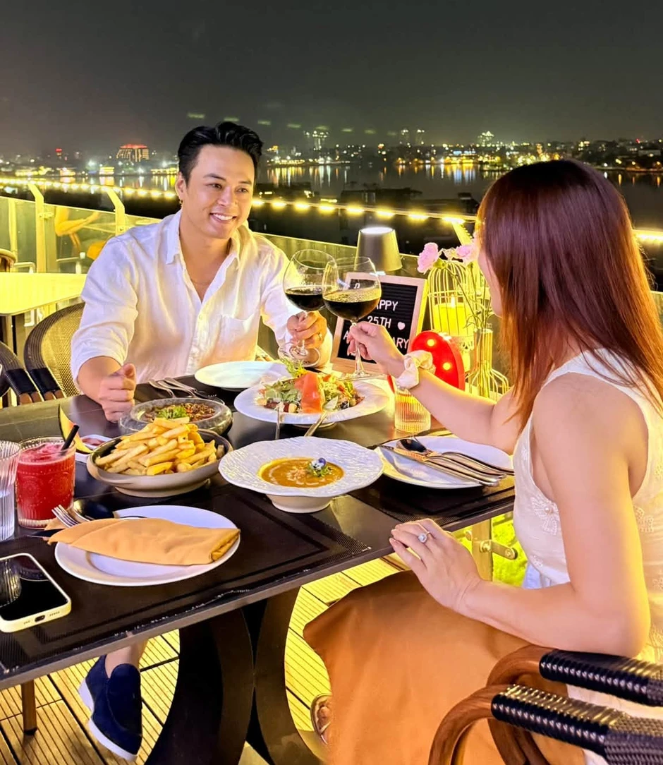 Tình hình hiện tại của vợ chồng Hồng Đăng Tình hình hiện tại của vợ chồng Hồng Đăng