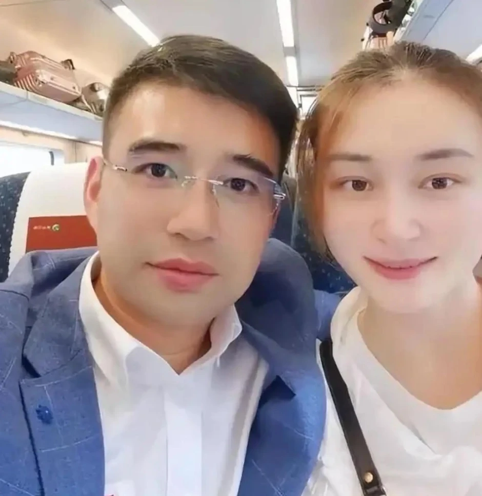 Tình trạng của bà mẹ sinh 9 con vì không muốn lãng phí gen tốt của chồng chủ tịch, mỗi lần đẻ lại có “lộc” Tình trạng của bà mẹ sinh 9 con vì không muốn lãng phí gen tốt của chồng chủ tịch, mỗi lần đẻ lại có “lộc”