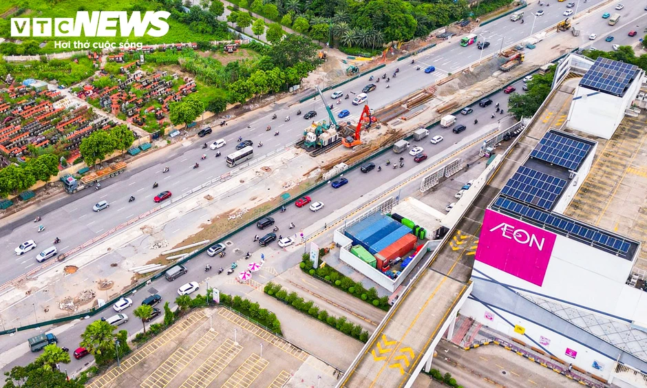 Toàn cảnh hầm chui 6 làn xe ở Hà Nội sau 9 tháng thi công Toàn cảnh hầm chui 6 làn xe ở Hà Nội sau 9 tháng thi công
