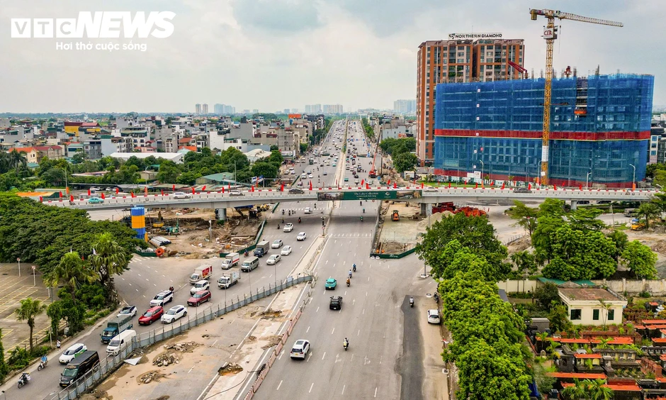 Toàn cảnh hầm chui 6 làn xe ở Hà Nội sau 9 tháng thi công Toàn cảnh hầm chui 6 làn xe ở Hà Nội sau 9 tháng thi công