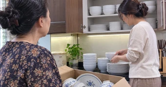 Tôi phát hiện con dâu mỗi tháng gửi tiền về cho một người đàn ông lạ, định làm ầm lên thì nghe được bí mật