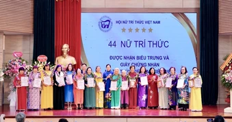 Tôn vinh 44 nữ trí thức Việt Nam tiêu biểu trong các lĩnh vực