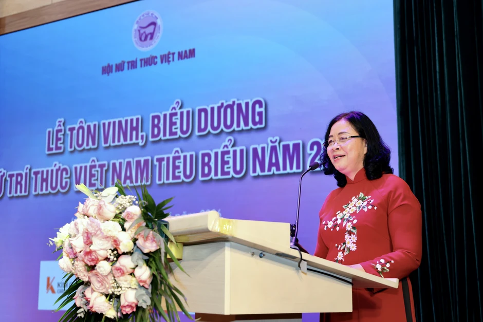 Tôn vinh 44 nữ trí thức Việt Nam tiêu biểu trong các lĩnh vực Tôn vinh 44 nữ trí thức Việt Nam tiêu biểu trong các lĩnh vực