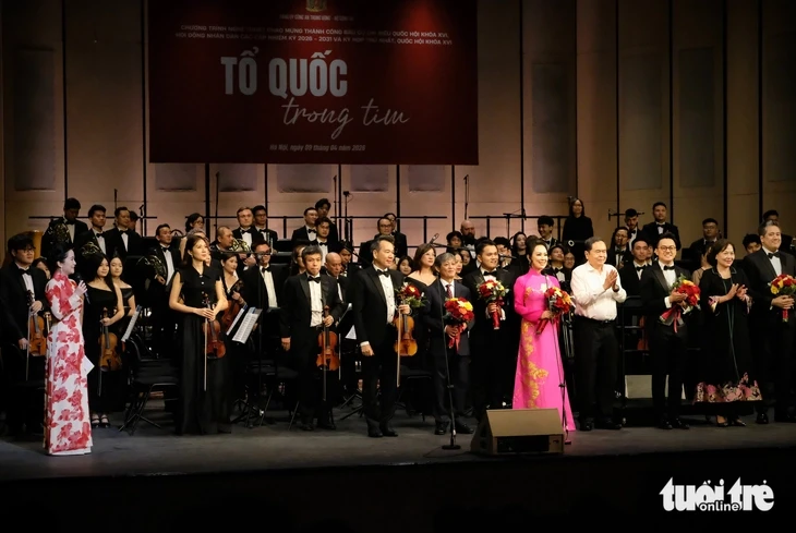 Tổng Bí thư, Chủ tịch nước Tô Lâm dự chương trình văn nghệ 'Tổ quốc trong tim' Tổng Bí thư, Chủ tịch nước Tô Lâm dự chương trình văn nghệ 'Tổ quốc trong tim'