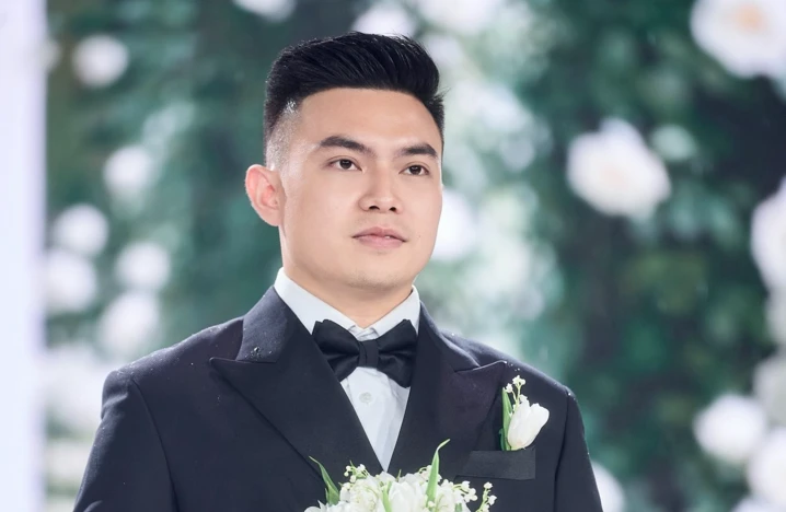 Tổng giám đốc Tập đoàn Sơn Hải Nguyễn Viết Vương sang Nhật Bản, xuất hiện 2 giây hút 1,3 triệu lượt xem Tổng giám đốc Tập đoàn Sơn Hải Nguyễn Viết Vương sang Nhật Bản, xuất hiện 2 giây hút 1,3 triệu lượt xem