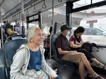 TP.HCM đề xuất cho xe buýt nhỏ chở khách nối khu dân cư với metro, bến xe buýt
