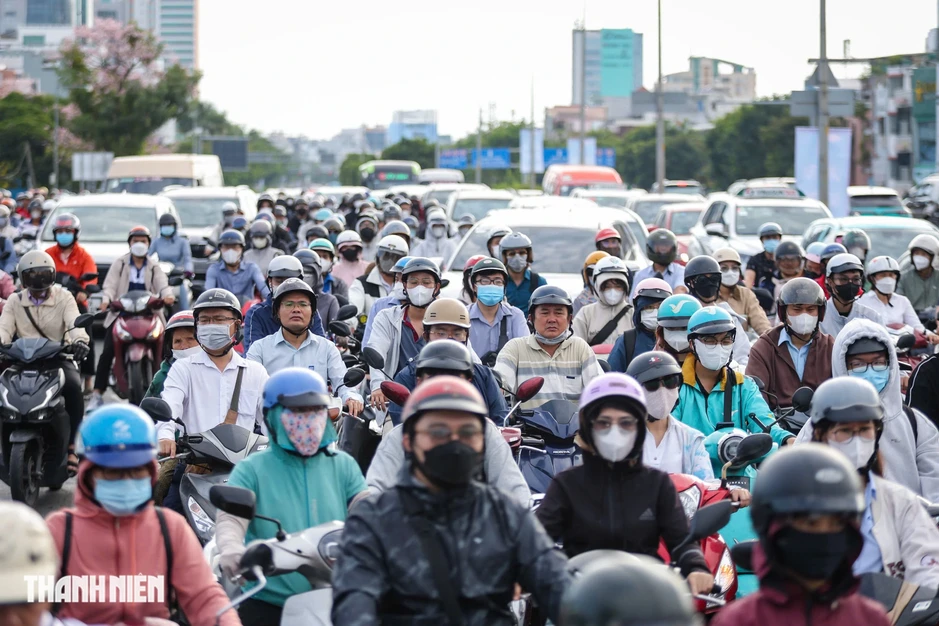 TP.HCM mở thêm làn rẽ trái ở vòng xoay Điện Biên Phủ sau nhiều ngày ùn xe TP.HCM mở thêm làn rẽ trái ở vòng xoay Điện Biên Phủ sau nhiều ngày ùn xe