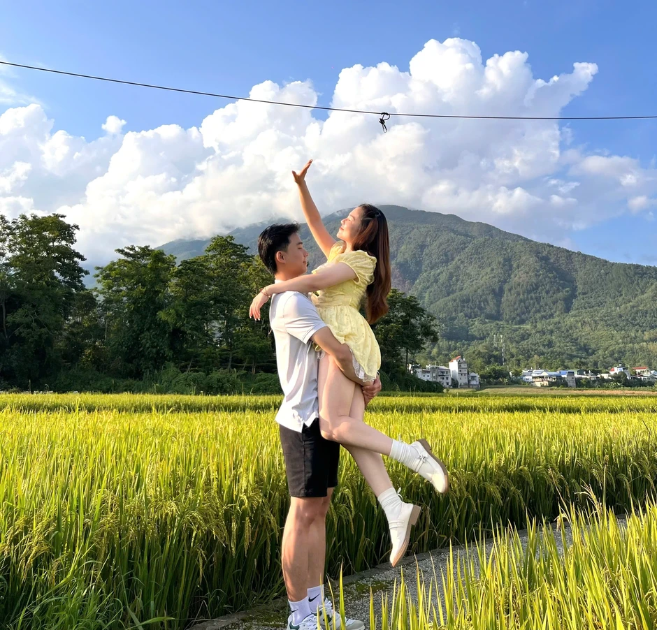 Trai trẻ 22 tuổi si mê mẹ đơn thân 36 tuổi ở Lai Châu: Quen nhau qua một lần sạc nhờ pin điện thoại Trai trẻ 22 tuổi si mê mẹ đơn thân 36 tuổi ở Lai Châu: Quen nhau qua một lần sạc nhờ pin điện thoại