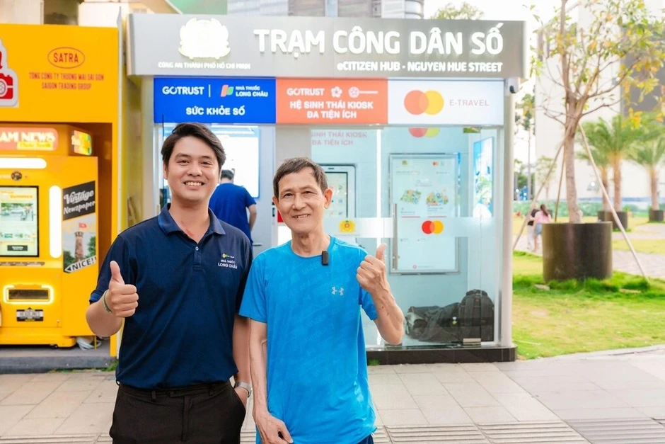 Trạm công dân số lần đầu có mặt tại phố đi bộ Nguyễn Huệ Trạm công dân số lần đầu có mặt tại phố đi bộ Nguyễn Huệ