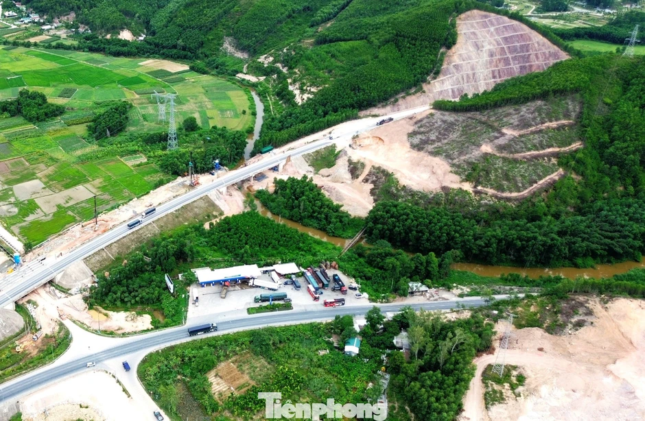 Trạm dừng nghỉ cao tốc hơn 80 tỷ lụt tiến độ gần 10 năm Trạm dừng nghỉ cao tốc hơn 80 tỷ lụt tiến độ gần 10 năm