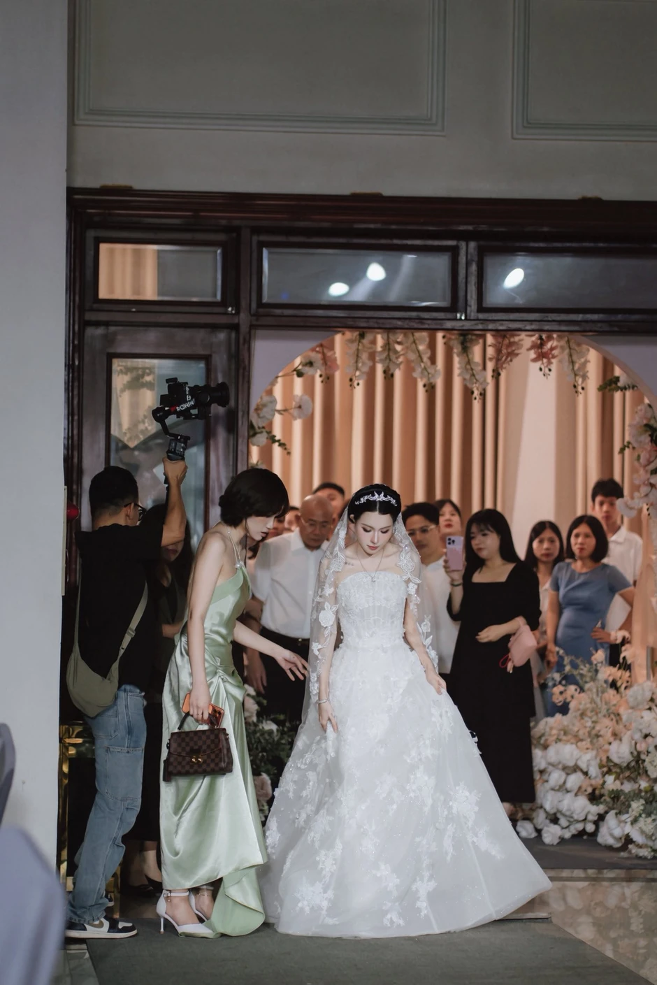 Trần Bích Hạnh quyết định từ bỏ 1 thứ trong đám cưới với Văn Thanh ở Hải Phòng: Nhưng có đáng không? Trần Bích Hạnh quyết định từ bỏ 1 thứ trong đám cưới với Văn Thanh ở Hải Phòng: Nhưng có đáng không?
